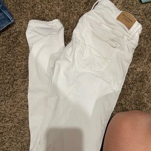 White skinny jeans